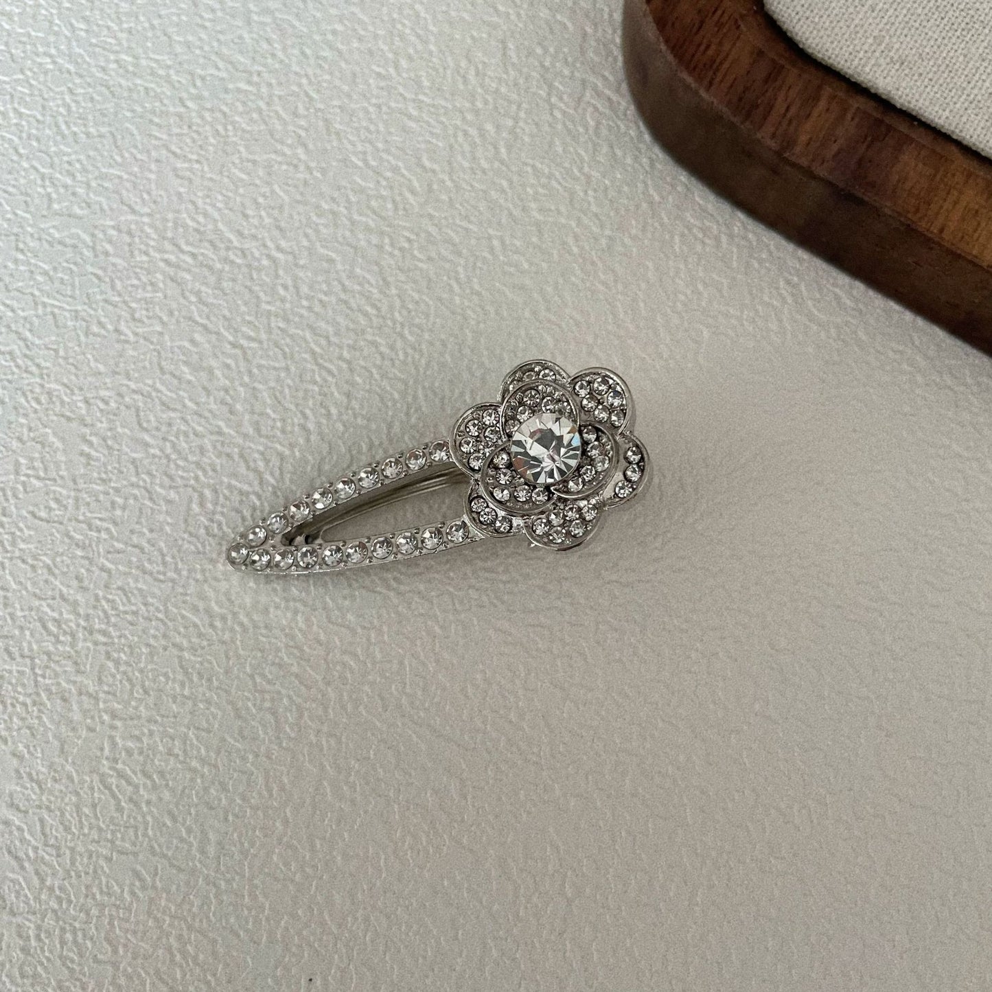 Pearl Camellia Side Small Hairclip