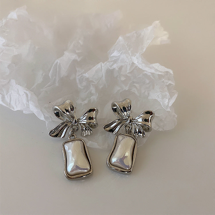 Ranni Pearl Bow Earrings