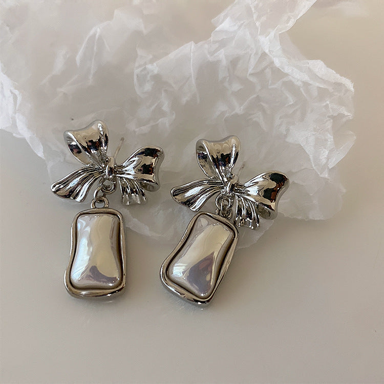 Ranni Pearl Bow Earrings